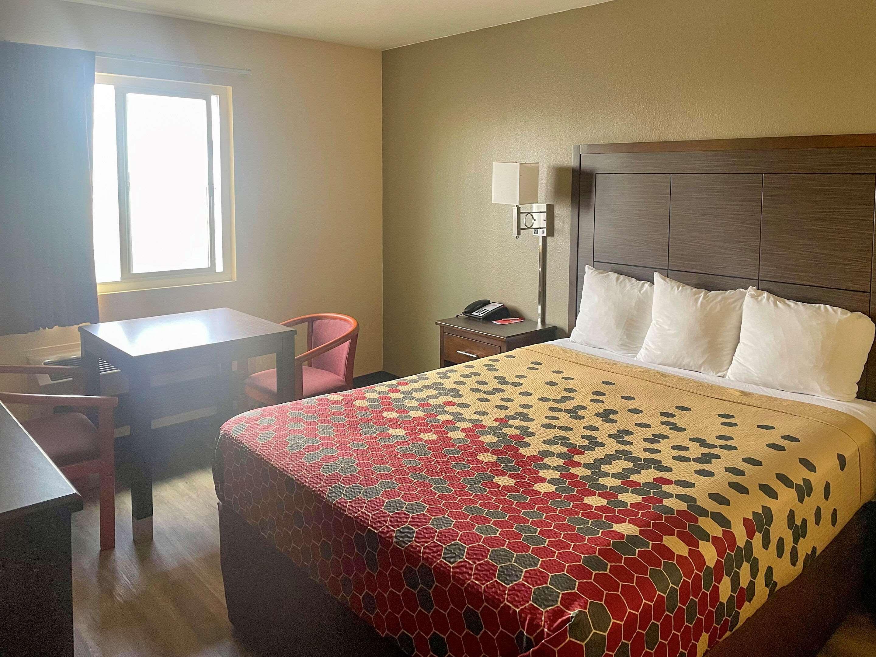 Econo Lodge Inn & Suites Corning Eksteriør bilde