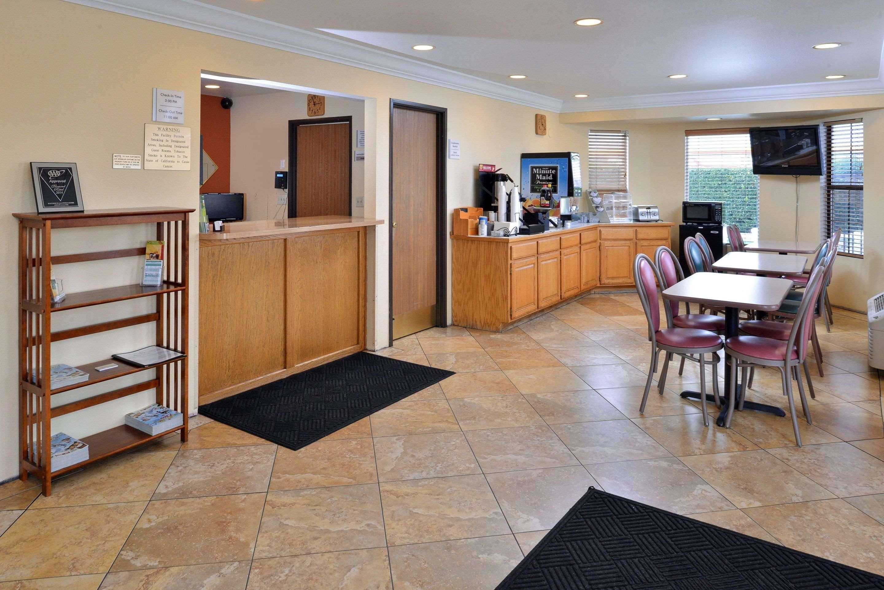 Econo Lodge Inn & Suites Corning Eksteriør bilde