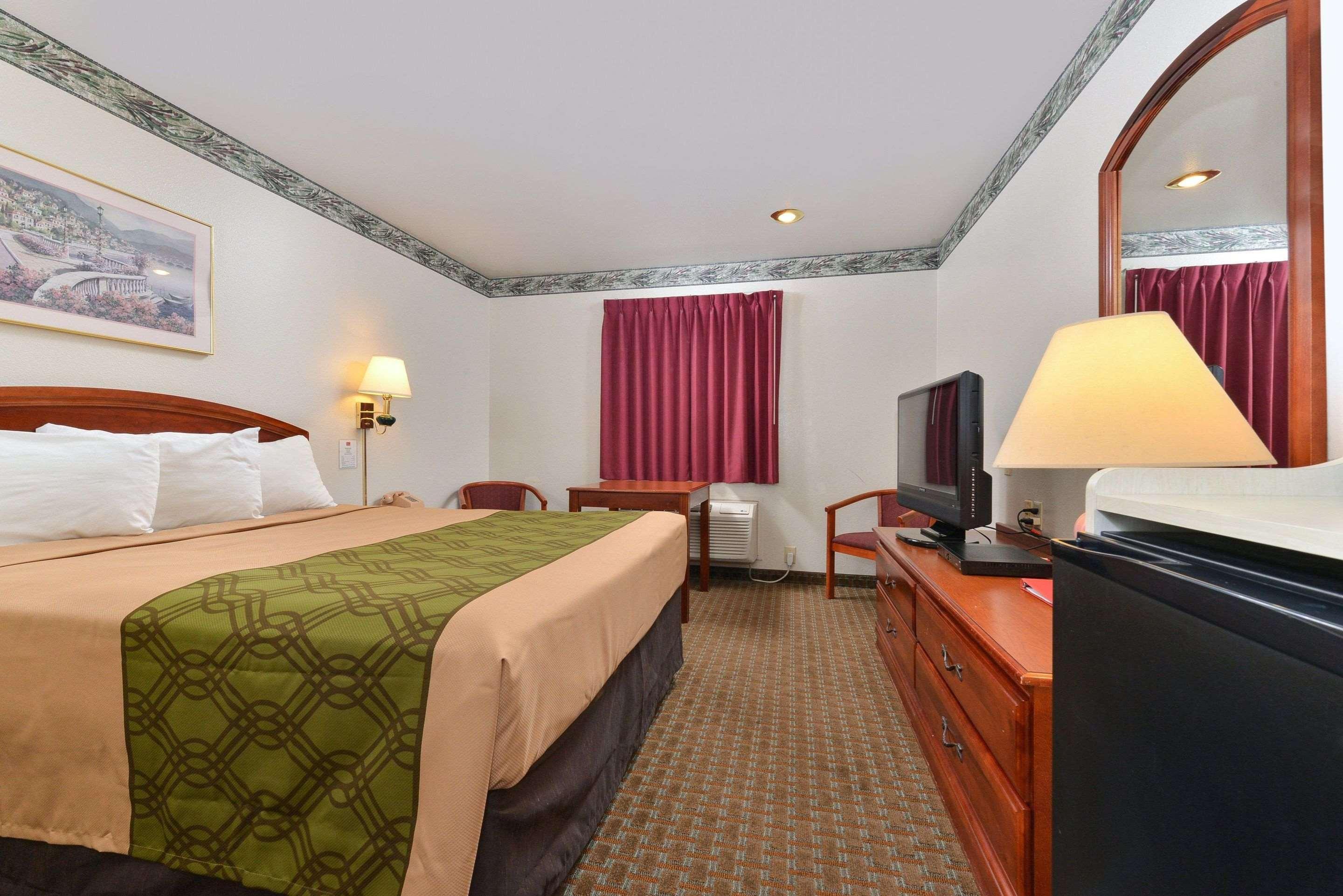 Econo Lodge Inn & Suites Corning Eksteriør bilde
