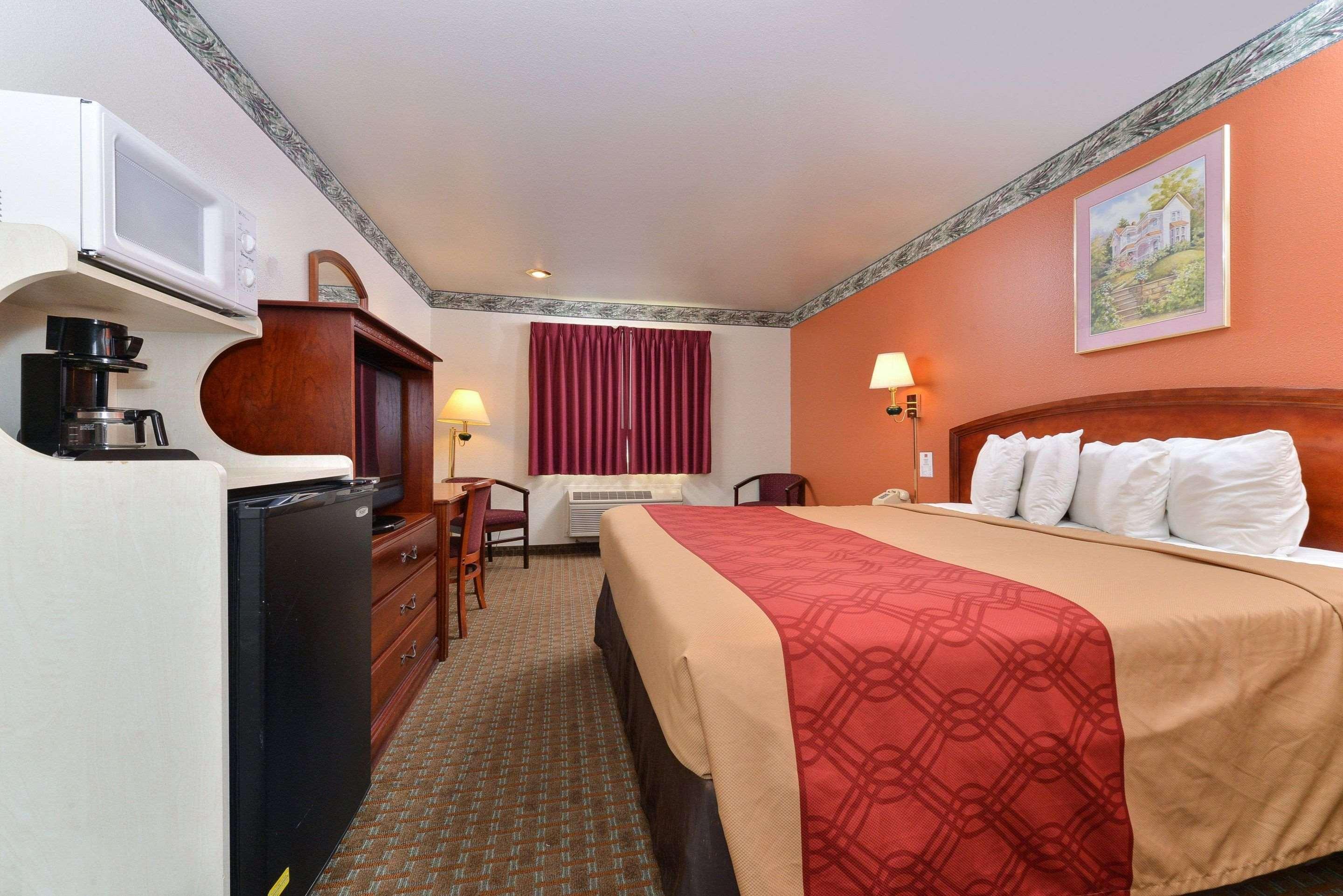 Econo Lodge Inn & Suites Corning Eksteriør bilde